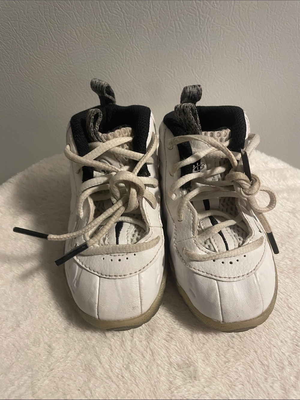 Nike Kids 5c Foamposites white and black